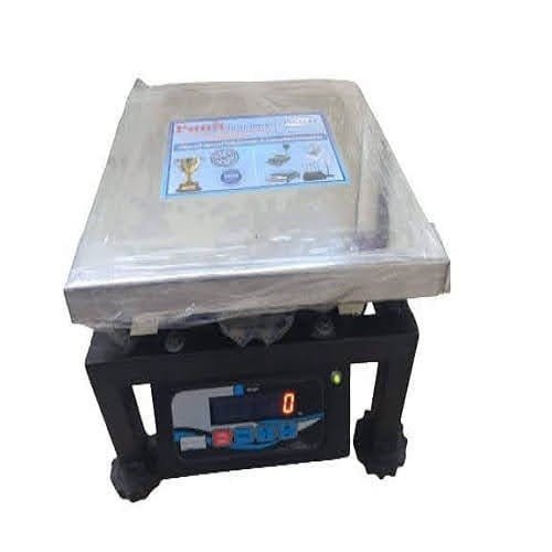 weighing scale 50 kg  SIZE : 300*300 MM.